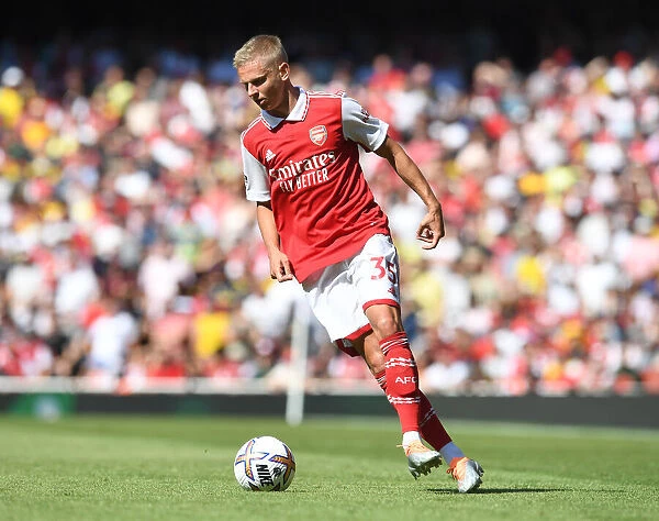 Arsenal's Zinchenko in Action: Arsenal vs. Leicester City, Premier League 2022-23