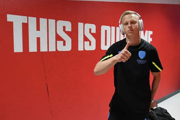 Framed Print : Arsenal's Zinchenko Arrives at Emirates Stadium Ahead of Arsenal v Manchester United (2023-24)