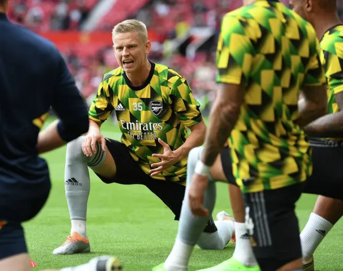 Framed Print : Arsenal's Zinchenko Gears Up for Manchester United Clash in Premier League (2022-23) Framed Print : Arsenal's Zinchenko Gears Up for Manchester United Clash in Premier League (2022-23)