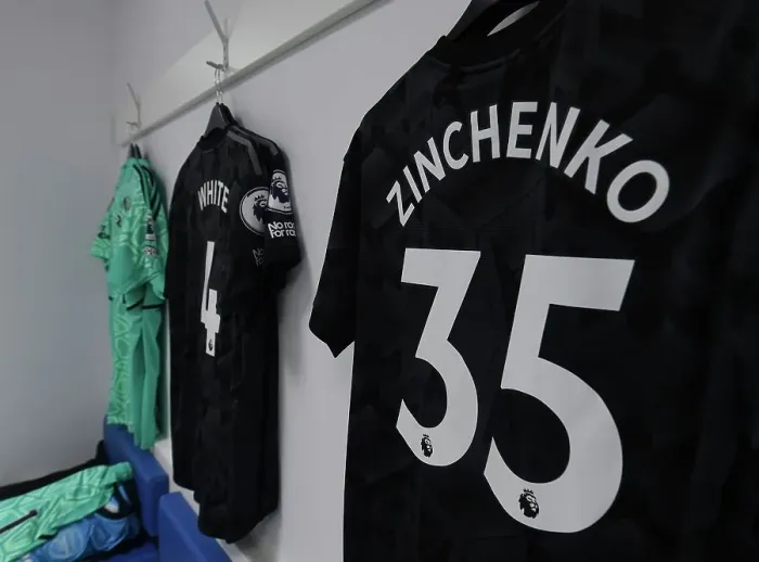Framed Print : Arsenal's Zinchenko Shirt in Arrival State at Brighton's American Express Community Stadium