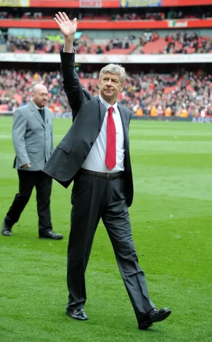 Framed Print : Arsene Wave: Arsenal Manager Bids Farewell to Fans vs Norwich City (2011-12) Framed Print : Arsene Wave: Arsenal Manager Bids Farewell to Fans vs Norwich City (2011-12)
