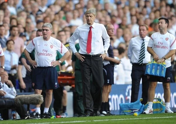 Arsene Wenger and the 2:1 Battle at White Hart Lane: Tottenham Hotspur vs. Arsenal, Premier League 2011-12