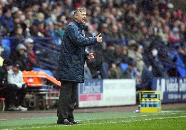 Arsene Wenger in Action: Arsenal's Triumph Over Bolton Wanderers (29 / 3 / 2008)