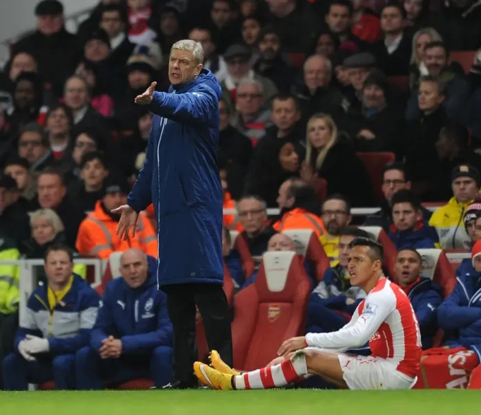 Framed Print : Arsene Wenger and Alexis Sanchez: Arsenal's Dynamic Duo in Action against Southampton (2014-15)