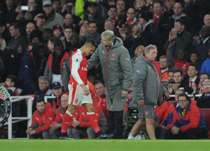 Framed Print : Arsene Wenger and Alexis Sanchez: Arsenal's Dynamic Duo in Action against Stoke City (2016-17) Framed Print : Arsene Wenger and Alexis Sanchez: Arsenal's Dynamic Duo in Action against Stoke City (2016-17)
