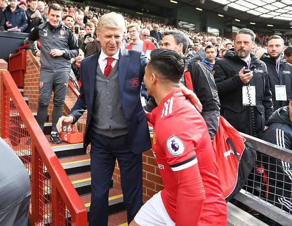 Arsene Wenger and Alexis Sanchez Reunite: A Bittersweet Encounter at Old Trafford (Premier League 2017-18)