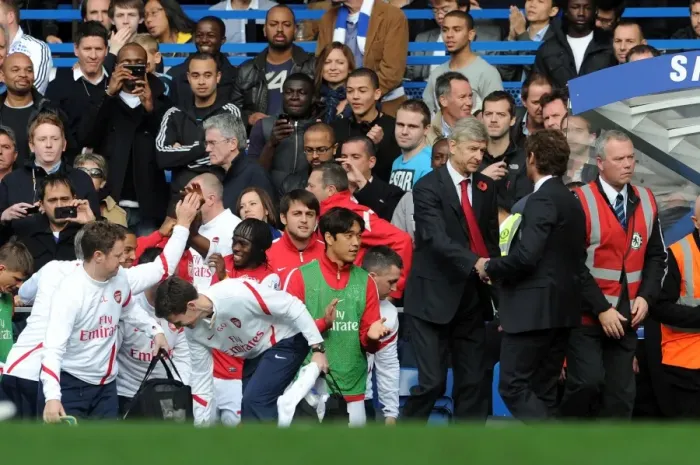 Framed Print : Arsene Wenger and Andre Villas-Boas: A Battle of Titans - Chelsea 3:5 Arsenal (Premier League, Stamford Bridge, 29 / 10 / 11)