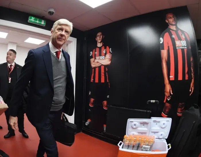 Framed Print : Arsene Wenger Arrives at Vitality Stadium for AFC Bournemouth vs Arsenal (2017-18) Framed Print : Arsene Wenger Arrives at Vitality Stadium for AFC Bournemouth vs Arsenal (2017-18)