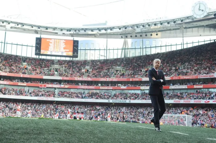 Framed Print : Arsene Wenger and Arsenal Face Manchester United in the 2015 / 16 Premier League Showdown