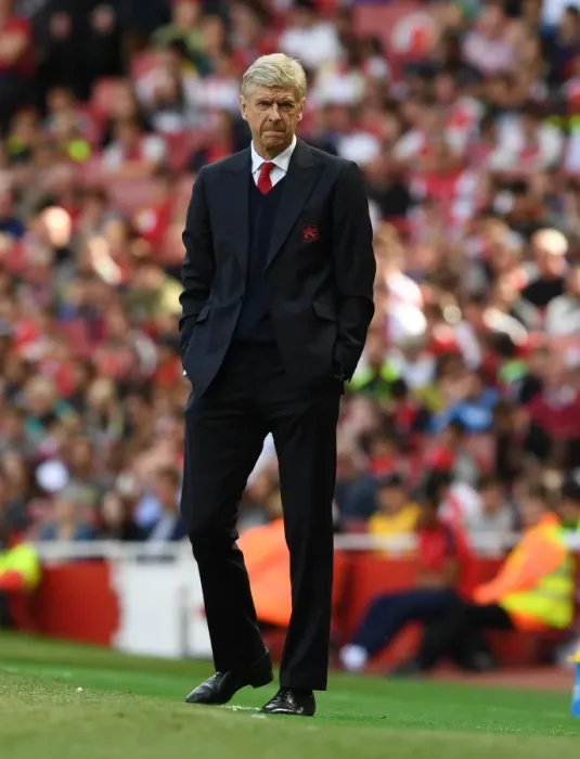 Framed Print : Arsene Wenger and Arsenal Face Off Against Everton in Premier League (2016-17) Framed Print : Arsene Wenger and Arsenal Face Off Against Everton in Premier League (2016-17)