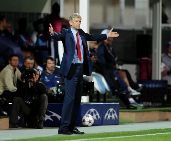 Framed Print : Arsene Wenger and Arsenal Face Off Against Olympique Marseille in Champions League (2013-14) Framed Print : Arsene Wenger and Arsenal Face Off Against Olympique Marseille in Champions League (2013-14)