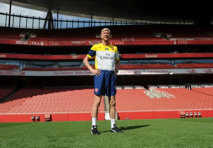 Framed Print : Arsene Wenger with Arsenal First Team at Emirates Stadium, 2014 Framed Print : Arsene Wenger with Arsenal First Team at Emirates Stadium, 2014