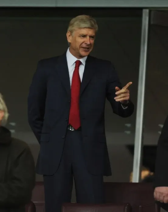 Framed Print : Arsene Wenger: Arsenal Manager, UEFA Champions League 2012 - Arsenal vs Olympiacos