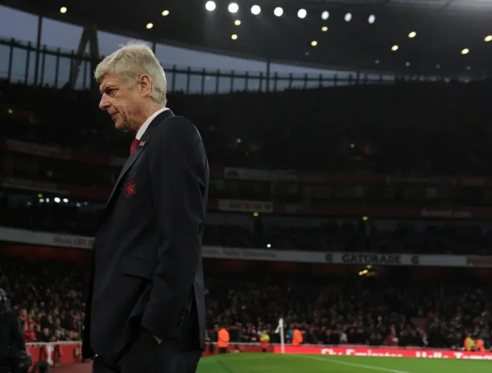 Framed Print : Arsene Wenger: Arsenal Manager before Arsenal vs Stoke City (2016-17)