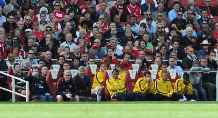 Framed Print : Arsene Wenger the Arsenal Manager on the bench. Arsenal 1: 0 Manchester United