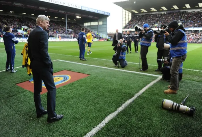 Framed Print : Arsene Wenger the Arsenal Manager. Burnley 0: 1 Arsenal. Barclays Premier League. Turf Moor