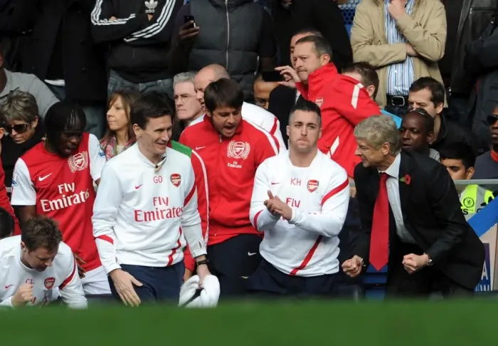 Framed Print : Arsene Wenger the Arsenal Manager celebrates at the final whistle. Chelsea 3: 5 Arsenal Framed Print : Arsene Wenger the Arsenal Manager celebrates at the final whistle. Chelsea 3: 5 Arsenal