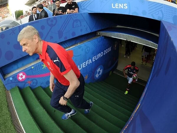 Arsene Wenger: Arsenal Manager Before Lens Friendly (2016)