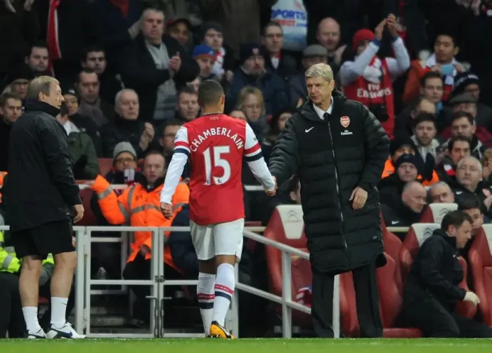 Framed Print : Arsene Wenger the Arsenal Manager shakes hands with Alex Oxlade-Chamberlain (Arsenal) Framed Print : Arsene Wenger the Arsenal Manager shakes hands with Alex Oxlade-Chamberlain (Arsenal)
