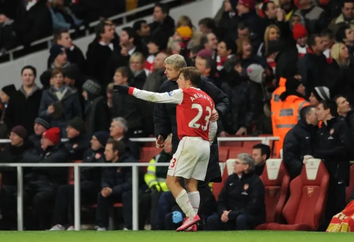 Framed Print : Arsene Wenger the Arsenal Manager talks to Andrey Arshavin (Arsenal). Arsenal 2: 1 Fulham Framed Print : Arsene Wenger the Arsenal Manager talks to Andrey Arshavin (Arsenal). Arsenal 2: 1 Fulham