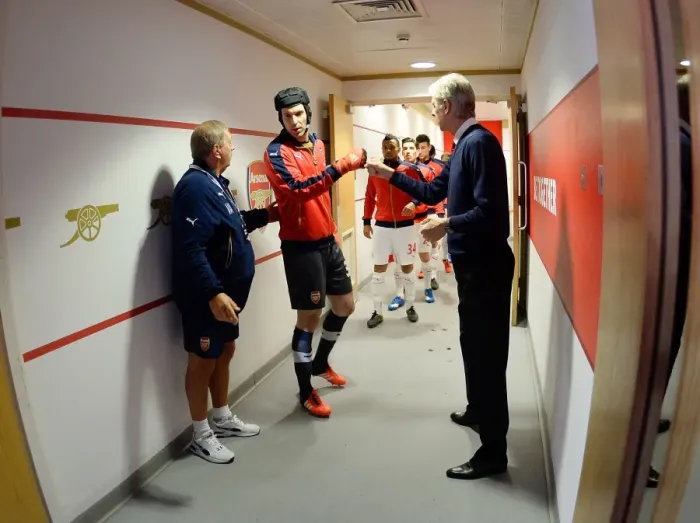 Framed Print : Arsene Wenger and Arsenal Team: Pre-Match Huddle vs Everton, Premier League 2015 / 16 Framed Print : Arsene Wenger and Arsenal Team: Pre-Match Huddle vs Everton, Premier League 2015 / 16