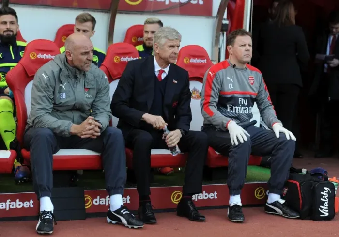 Framed Print : Arsene Wenger and Arsenal Team Prepare for Sunderland Match, 2016-17 Premier League Framed Print : Arsene Wenger and Arsenal Team Prepare for Sunderland Match, 2016-17 Premier League