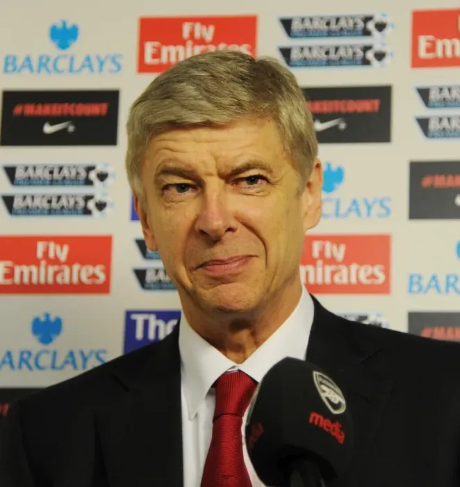 Framed Print : Arsene Wenger before Arsenal vs Manchester United, Premier League 2011-12