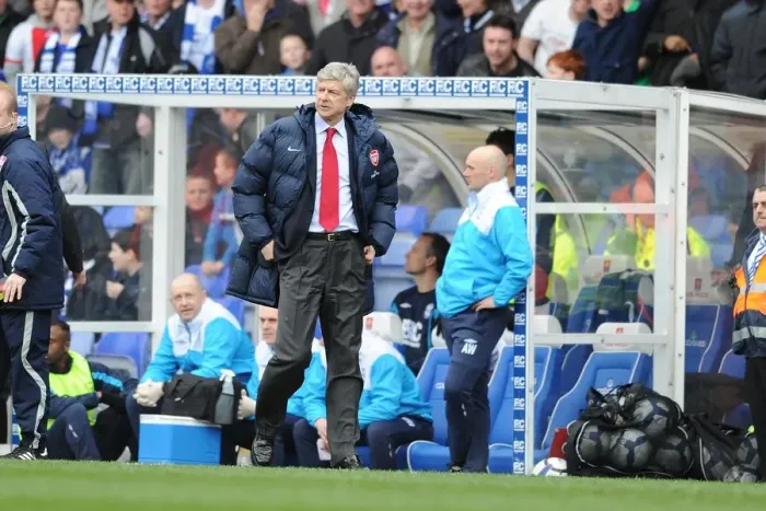Framed Print : Arsene Wenger at Birmingham City: A 1-1 Premier League Draw (2009-10) Framed Print : Arsene Wenger at Birmingham City: A 1-1 Premier League Draw (2009-10)