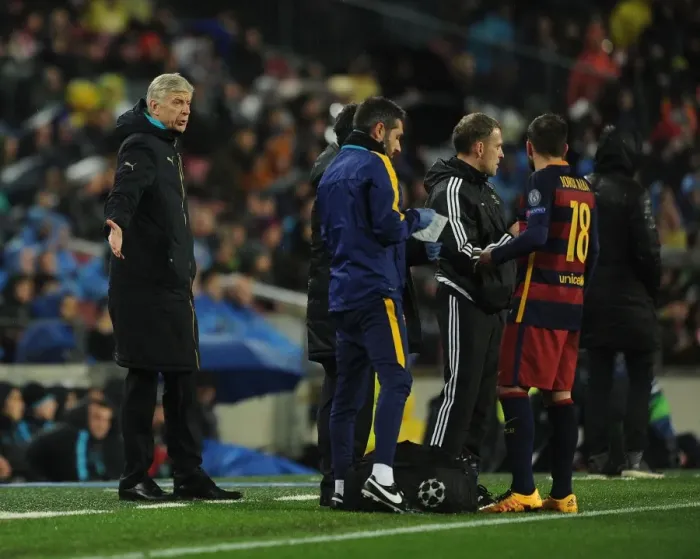 Framed Print : Arsene Wenger at Camp Nou: Arsenal vs. Barcelona, UEFA Champions League 2015-16 Framed Print : Arsene Wenger at Camp Nou: Arsenal vs. Barcelona, UEFA Champions League 2015-16