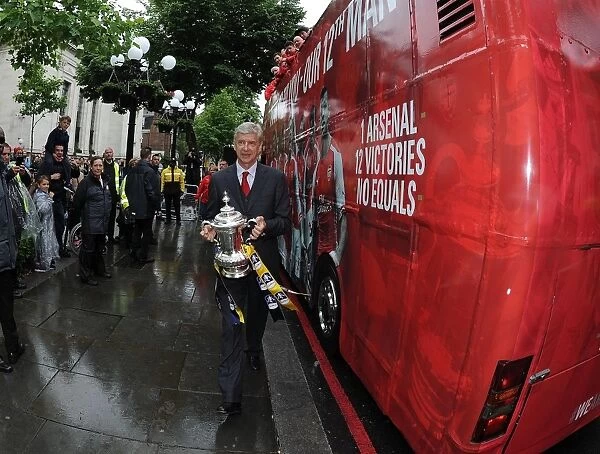 Arsene Wenger Celebrates Arsenal's FA Cup Victory (2015)