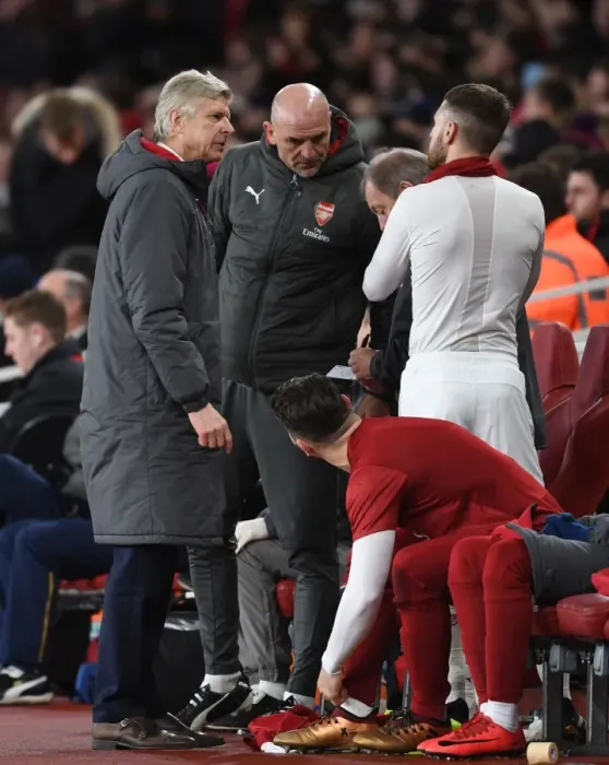 Framed Print : Arsene Wenger Consults Aaron Ramsey During Tense Arsenal v Chelsea Carabao Cup Showdown Framed Print : Arsene Wenger Consults Aaron Ramsey During Tense Arsenal v Chelsea Carabao Cup Showdown
