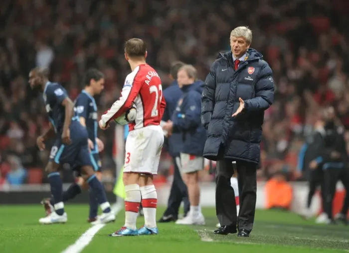 Framed Print : Arsene Wenger Consults Andrey Arshavin: Arsenal's 2-0 Victory Over West Ham United, Premier League, 2010