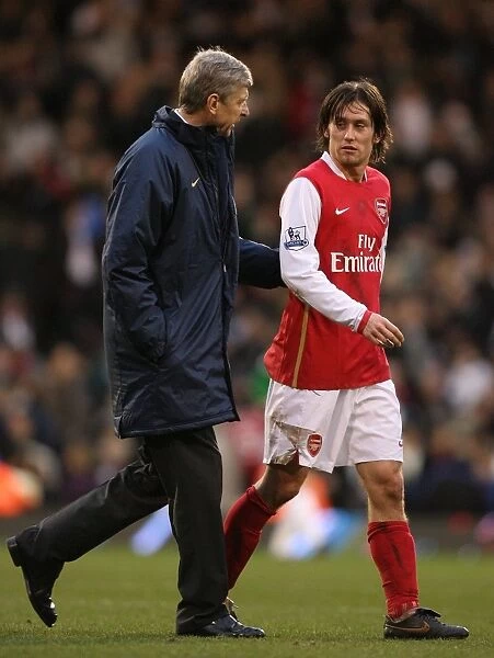 Arsene Wenger Counsels Tomas Rosicky at Half Time: Arsenal's Dominance over Fulham (0:3), Barclays Premier League, 2008