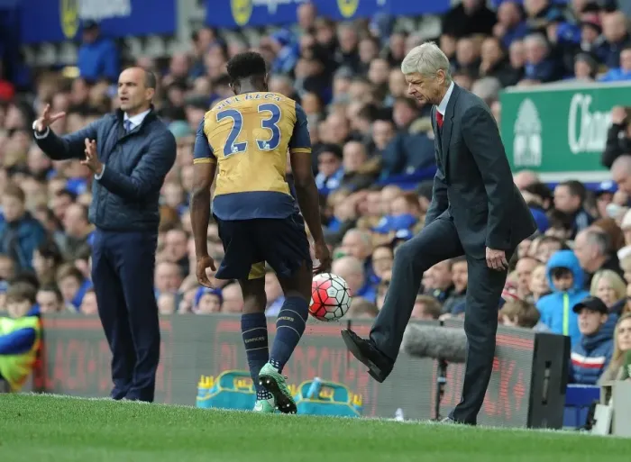 Framed Print : Arsene Wenger and Danny Welbeck in Action: Premier League 2015-16 - Arsenal at Everton