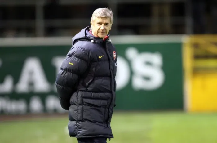 Framed Print : Arsene Wenger: Disappointment at Burnley in the Carling Cup Quarterfinals (2:0) Framed Print : Arsene Wenger: Disappointment at Burnley in the Carling Cup Quarterfinals (2:0)
