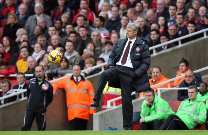 Framed Print : Arsene Wenger: Disappointment at Emirates as Arsenal Lose 0:2 to Aston Villa in Premier League Framed Print : Arsene Wenger: Disappointment at Emirates as Arsenal Lose 0:2 to Aston Villa in Premier League