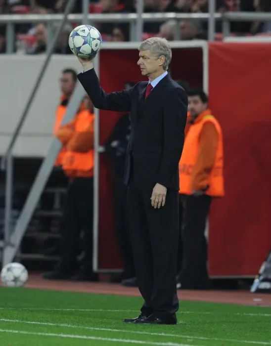 Framed Print : Arsene Wenger: Focused at Olympiacos vs Arsenal, UEFA Champions League (December 2011) Framed Print : Arsene Wenger: Focused at Olympiacos vs Arsenal, UEFA Champions League (December 2011)