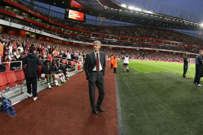 Framed Print : Arsene Wenger Guides Arsenal to a 4:0 UEFA Champions League Victory over FC Twente