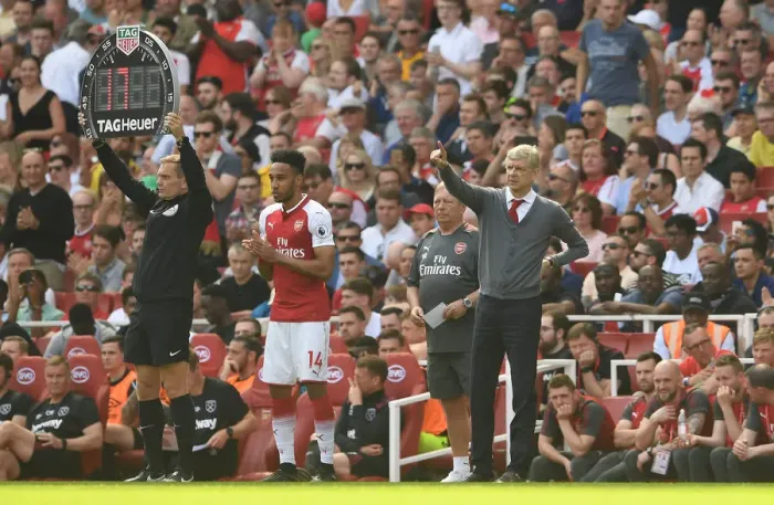 Framed Print : Arsene Wenger Guides Aubameyang's Arsenal Debut against West Ham United, 2017-18