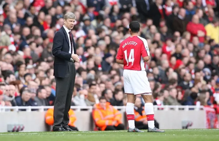 Framed Print : Arsene Wenger Guides Theo Walcott at Arsenal's 4:0 Victory, Emirates Stadium, 2009