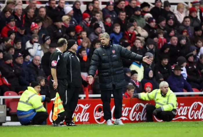 Framed Print : Arsene Wenger at the Helm: 1-1 Stalemate Against Middlesbrough, Barclays Premier League, December 2008