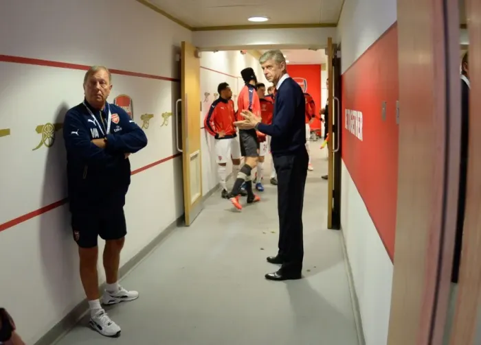 Framed Print : Arsene Wenger and Kit Man Vic Akers: Pre-Match Moment at Arsenal vs Everton, Premier League 2015 / 16 Framed Print : Arsene Wenger and Kit Man Vic Akers: Pre-Match Moment at Arsenal vs Everton, Premier League 2015 / 16