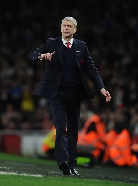 Arsene Wenger Leads Arsenal Against Manchester City in Premier League Clash 2015-16