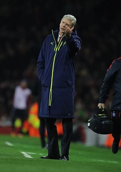 Arsene Wenger Leads Arsenal Against Paris Saint-Germain in Champions League Showdown