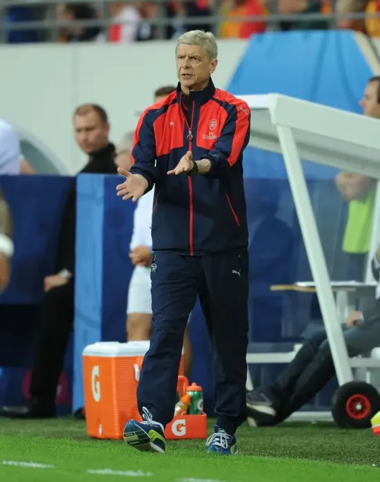 Framed Print : Arsene Wenger Leads Arsenal in Pre-Season Friendly against RC Lens (July 2016) Framed Print : Arsene Wenger Leads Arsenal in Pre-Season Friendly against RC Lens (July 2016)