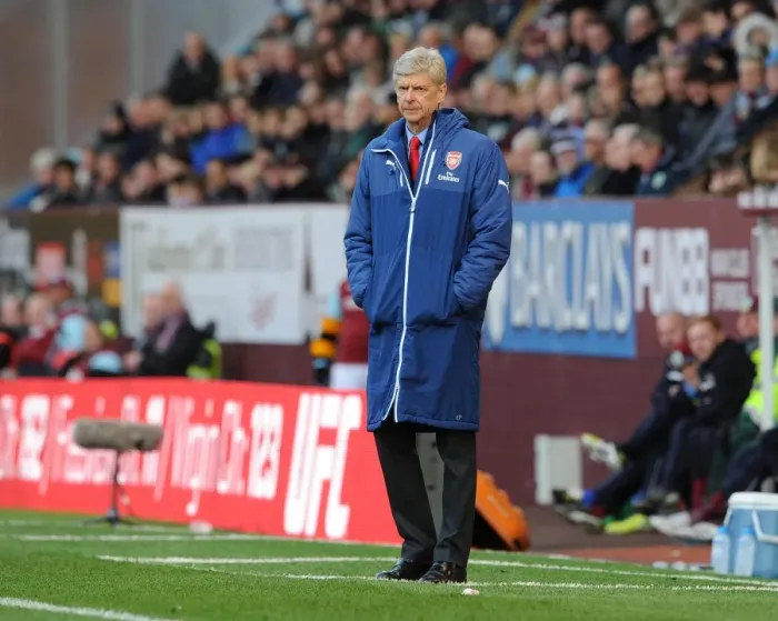 Framed Print : Arsene Wenger Leads Arsenal in Premier League Clash Against Burnley (2015) Framed Print : Arsene Wenger Leads Arsenal in Premier League Clash Against Burnley (2015)