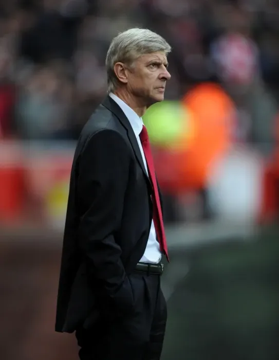 Framed Print : Arsene Wenger Leads Arsenal Against Swansea City (December 2012) Framed Print : Arsene Wenger Leads Arsenal Against Swansea City (December 2012)