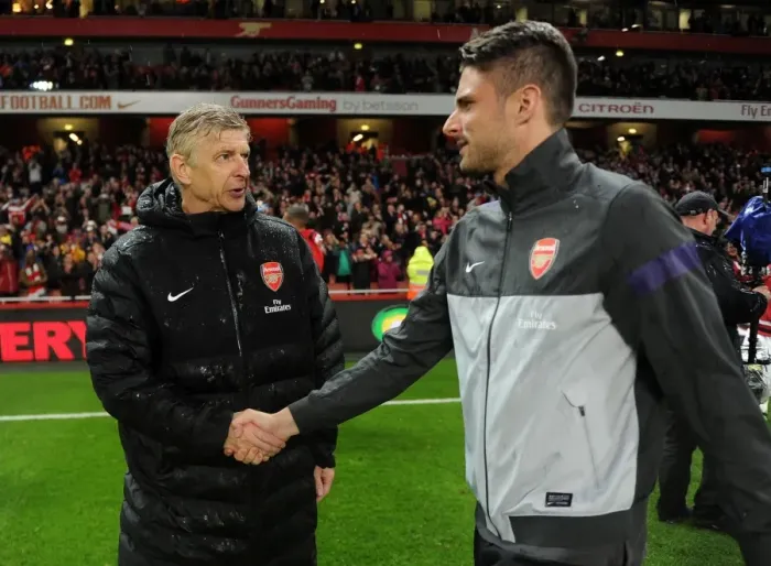 Framed Print : Arsene Wenger and Olivier Giroud Celebrate Arsenal's Victory: 4-1 over Wigan Athletic, Barclays Premier League, Emirates Stadium (2013)
