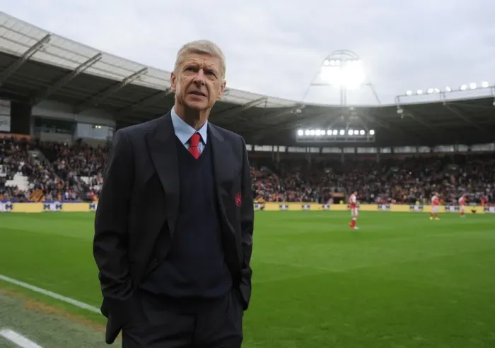 Framed Print : Arsene Wenger: Pre-Match Focus at Hull City (2016-17)