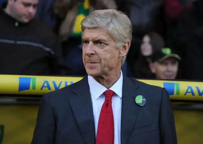 Framed Print : Arsene Wenger: Pre-Match Focus at Norwich City (2012-13)